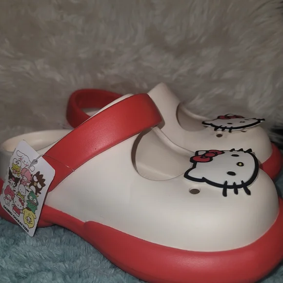 Hello Kitty Clogs Size 39- 40 - Picture 8 of 11